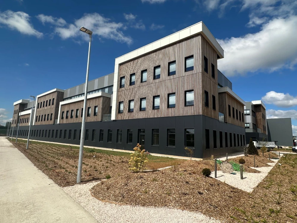 Bâtiment de santé réalisé par NOVERIS
